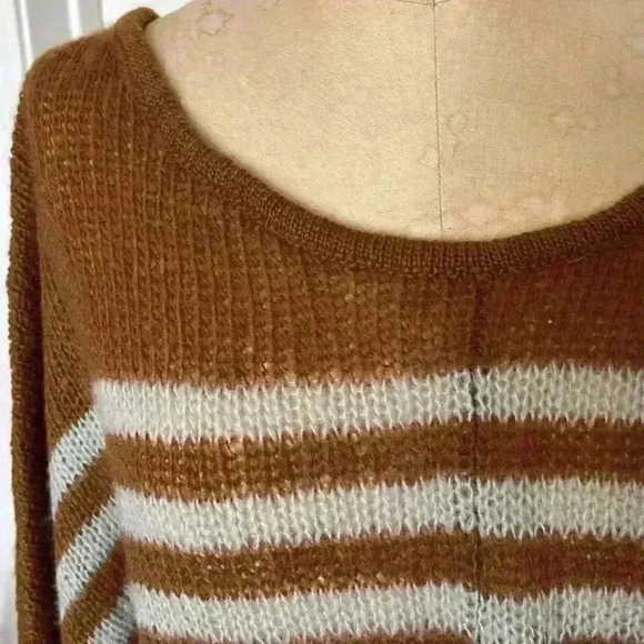 Wooden Ships. Loose knit dolman sleeve sweater. Size M/L - Picture 3 of 7